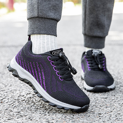 Γυναικεία sneakers από ύφασμα που αναπνέει με κορδόνια σε πολλά χρώματα