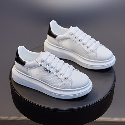 Γυναικεία casual sneakers με κορδόνια σε λευκό χρώμα