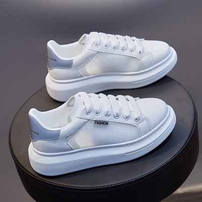 Γυναικεία casual sneakers με κορδόνια σε λευκό χρώμα