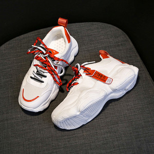 Σύγχρονα γυναικεία πάνινα παπούτσια με τραχιά μονόχρωμη σόλα