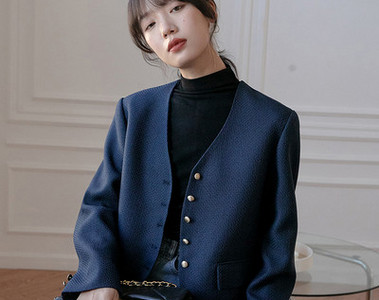 Bluză de damă din catifea cu mâneci lungi model uni