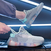 Värvilise tekstiilist tallaga meeste tossud