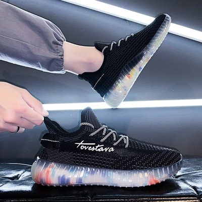 Värvilise tekstiilist tallaga meeste tossud