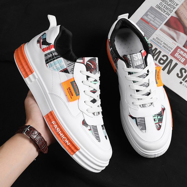 Novi model kožnih tenisica sa ravnim đonom u bijeloj i crnoj boji