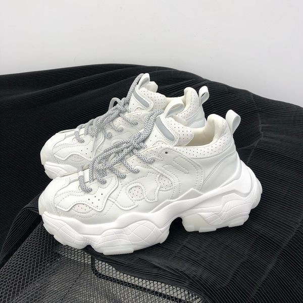 Adidasi moderni de dama cu talpa aspra model uni