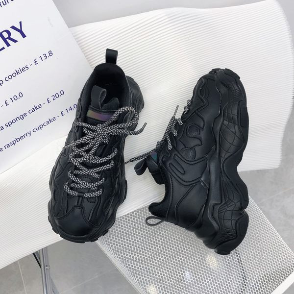 Adidasi moderni de dama cu talpa aspra model uni