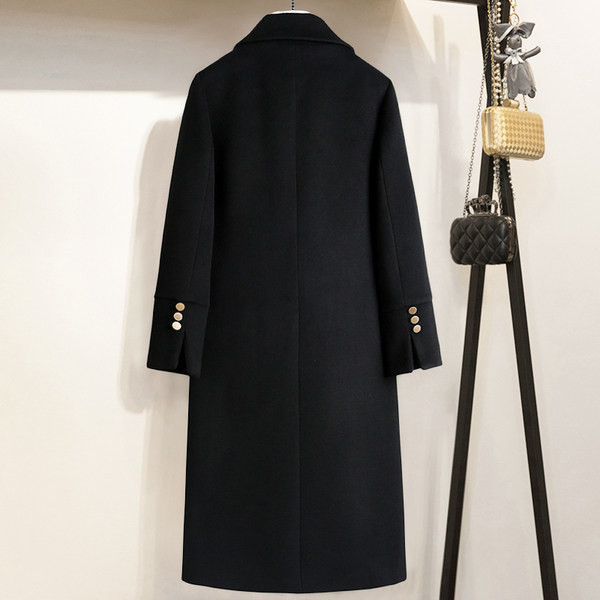 Ženski elegantni dugi kaput s gumbima u crnoj boji
