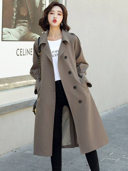 Elegantni ženski dugi kaput slim modela s remenom i gumbima