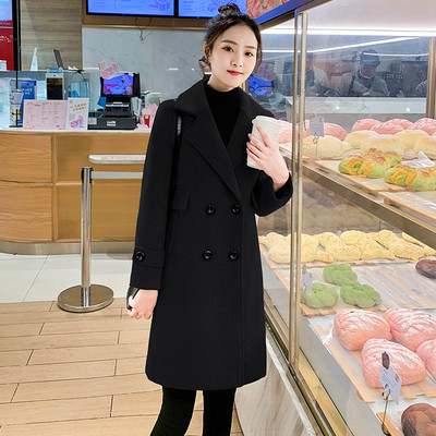 Ženska duga jakna s gumbima i špic izrezom