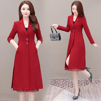 Palton de dama stilat model slim cu dantela