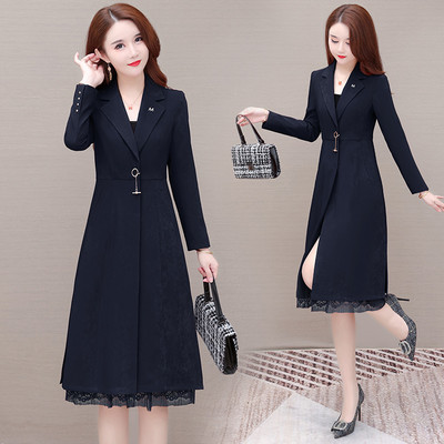 Palton de dama stilat model slim cu dantela