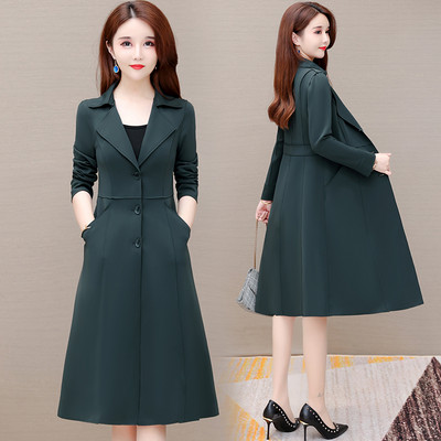 Elegantne naiste õhuke mantel spitsikaelusega