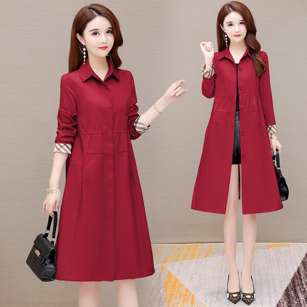 Model actual de palton subțire de damă cu nasturi și buzunare