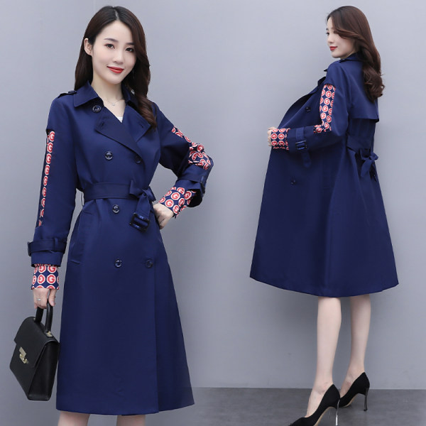 Palton lung de dama cu centura si nasturi in doua culori