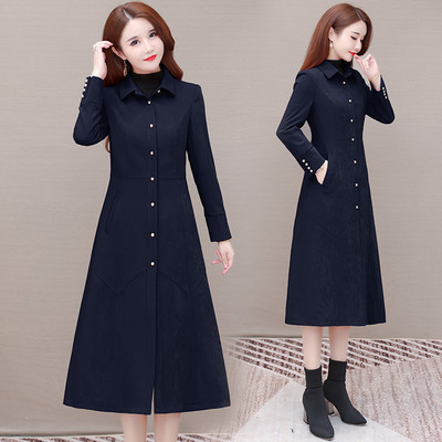 Ženski dugi kaput na gumbe i klasičnu kragnu - dvije boje