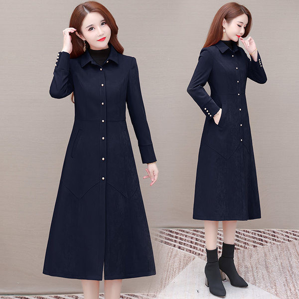 Ženski dugi kaput na gumbe i klasičnu kragnu - dvije boje