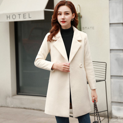 Aktualan ženski kratki kaput slim model sa džepovima