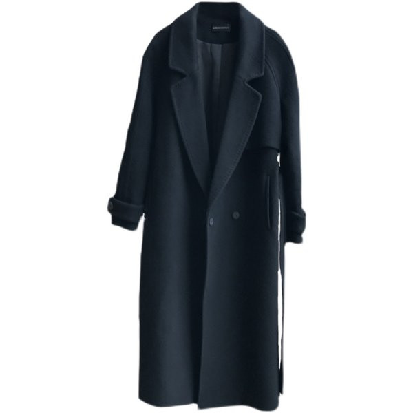 Ženski široki kaput s remenom u crnoj boji