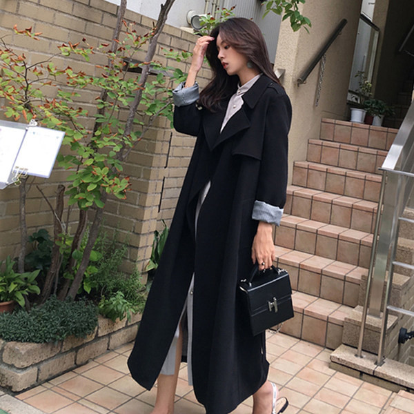 Palton de dama lat cu nasturi si curea in doua culori