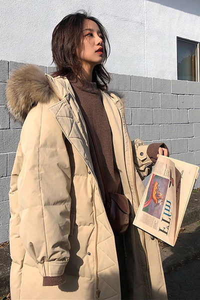 Ženski moderan kaput s puhom i gumbima