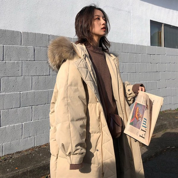 Ženski moderan kaput s puhom i gumbima