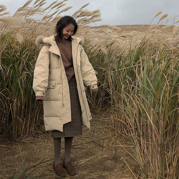 Ženski moderan kaput s puhom i gumbima