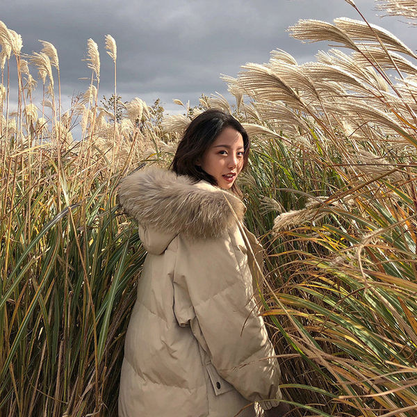 Ženski moderan kaput s puhom i gumbima
