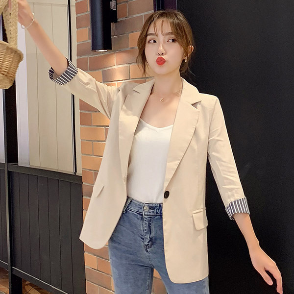 Lühike spits-kaelusega naiste mantel – kahte värvi