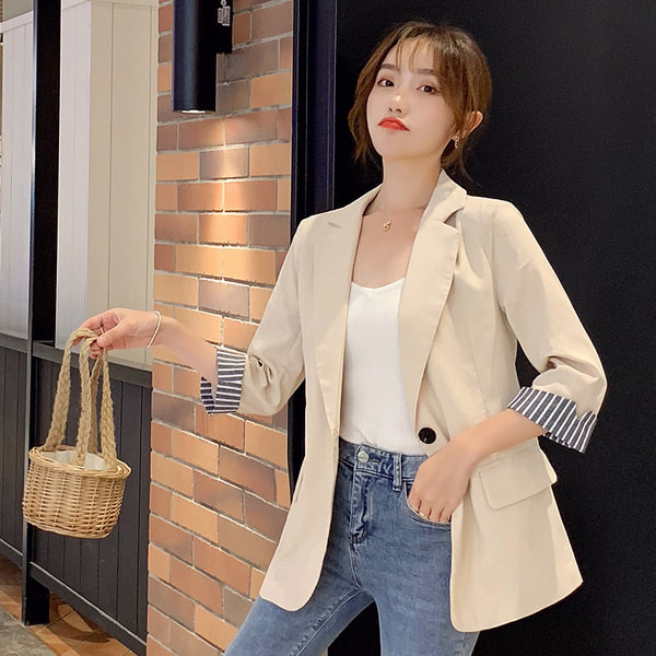 Lühike spits-kaelusega naiste mantel – kahte värvi