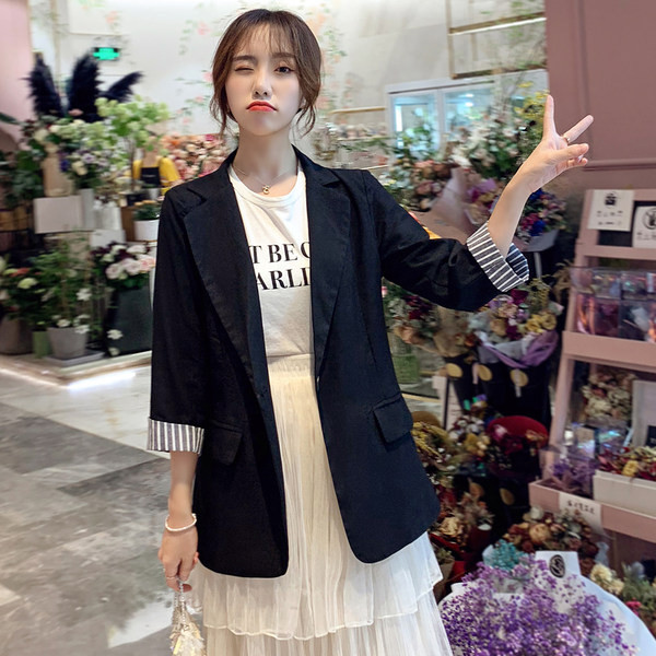 Lühike spits-kaelusega naiste mantel – kahte värvi