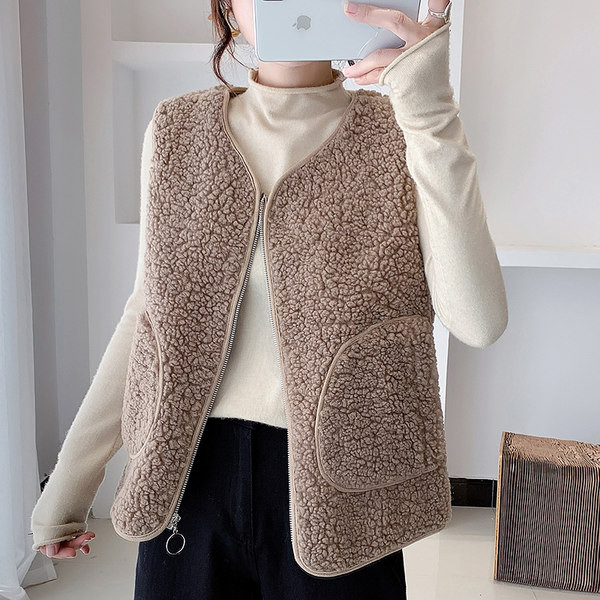 Uus mudel taskutega naiste plüüsist vest