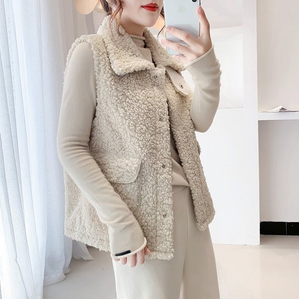 Novi model ženskog prsluka s gumbima pogodan za svakodnevnu upotrebu