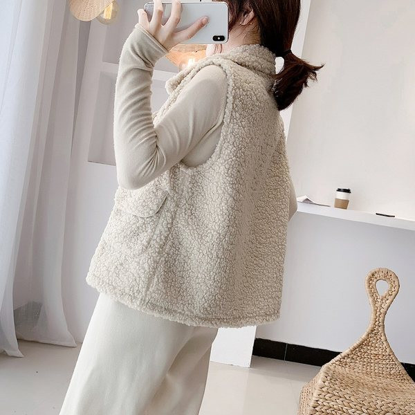 Novi model ženskog prsluka s gumbima pogodan za svakodnevnu upotrebu