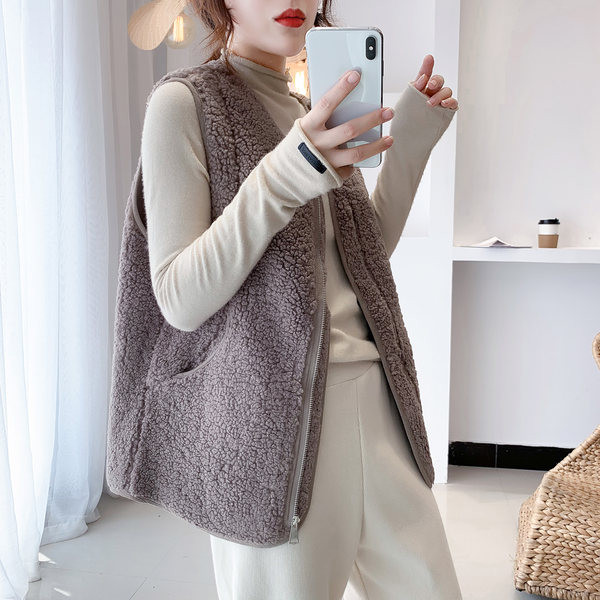 Uue mudeli naiste plüüsvest V-kaelusega