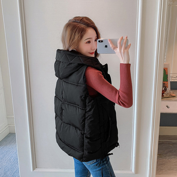 Vesta de dama toamna-iarna cu gluga si cravate