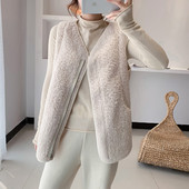 Vesta moderna din puf model drept