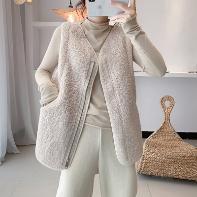 Vesta moderna din puf model drept