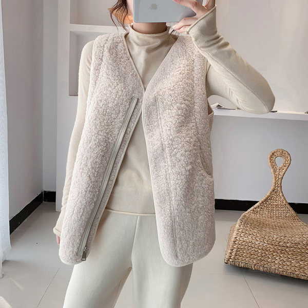 Vesta moderna din puf model drept