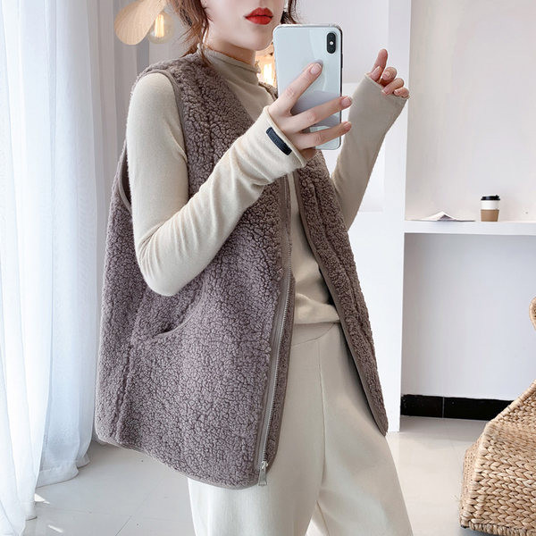 Vesta moderna din puf model drept