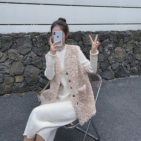 Vesta de pluș de damă cu nasturi și buzunare