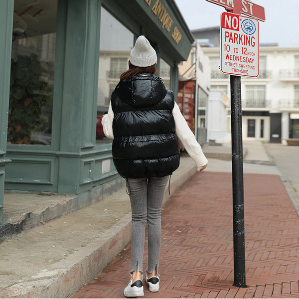 Vesta toamna-iarna cu gluga si fermoar