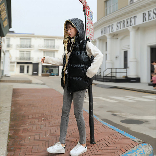 Vesta toamna-iarna cu gluga si fermoar