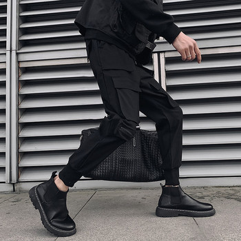 Ανδρικό σπορ cargo παντελόνι με τσέπες στο πλάι σε μαύρο χρώμα