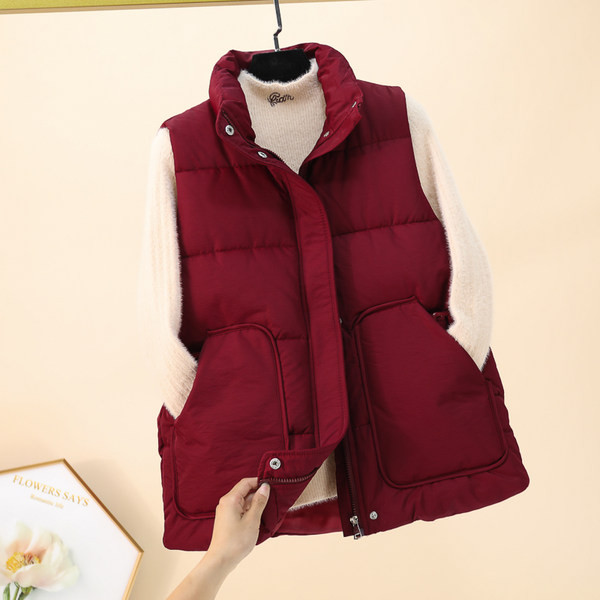 Vesta de dama toamna-iarna cu buzunare si fermoar si nasturi