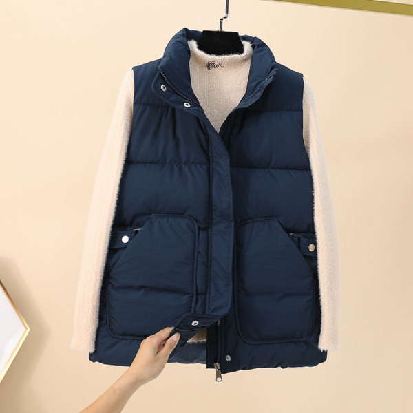 Vesta de dama toamna-iarna cu buzunare si fermoar si nasturi