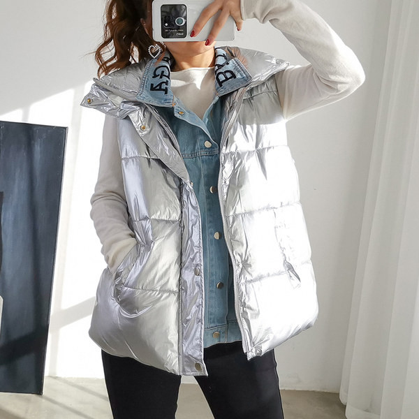 Vesta de dama cu guler inalt nasturi si buzunare