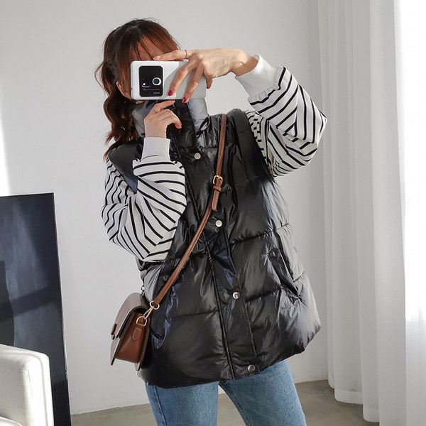 Vesta de dama cu guler inalt nasturi si buzunare