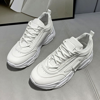 Model simplu de adidași din piele ecologică pentru femei