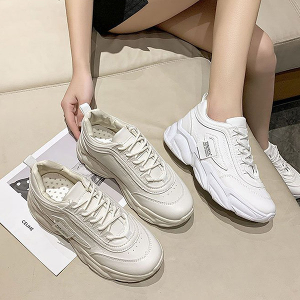 Model simplu de adidași din piele ecologică pentru femei