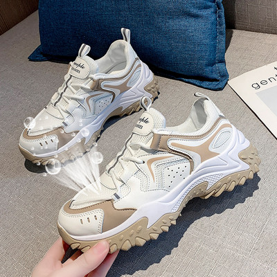 Γυναικεία sneakers σε δύο χρώματα με πλέγμα και επίπεδη σόλα